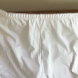 Tennis leggings for a little warmth . Two ball ply